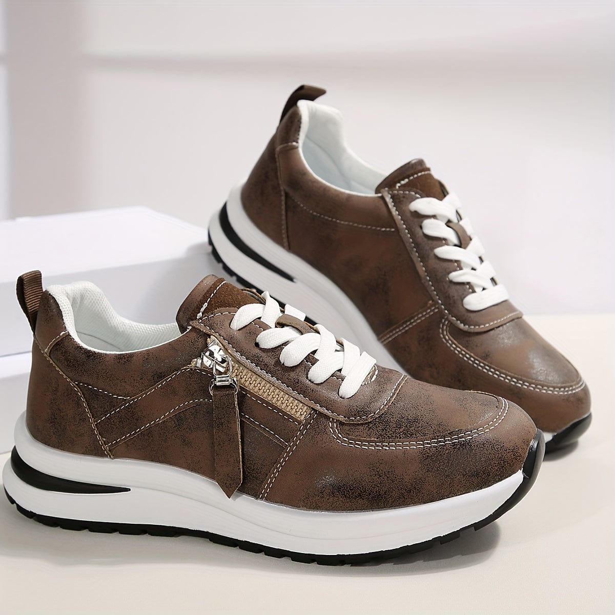 Lacey | Sneaker
